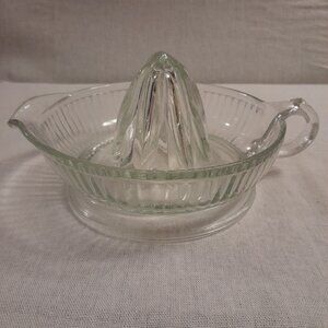 VTG Clear  Pressed Glass Citrus Juicer
